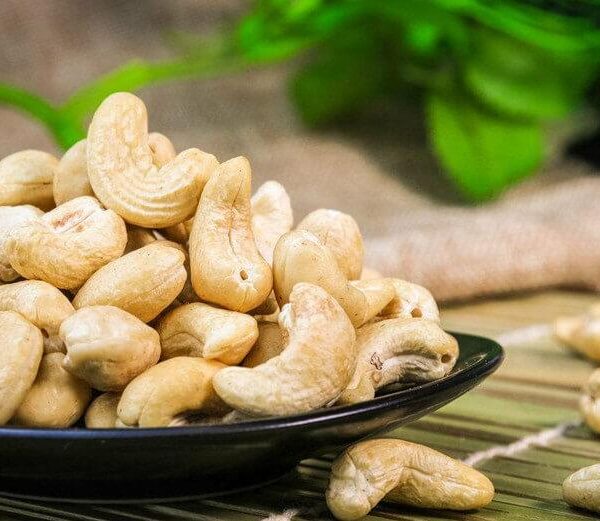 shelled-cashew-kernels (1)